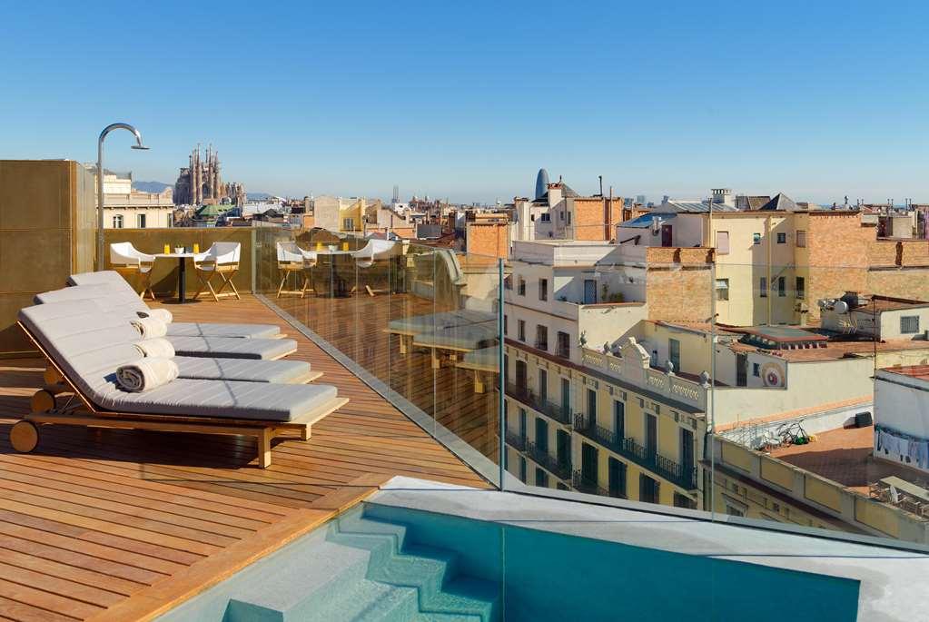 The One Barcelona Gl Hotel Exterior photo Rooftop pool at Hotel W Barcelona