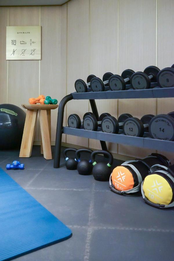 The One Barcelona Gl Hotel Exterior photo Dumbbells and kettlebells