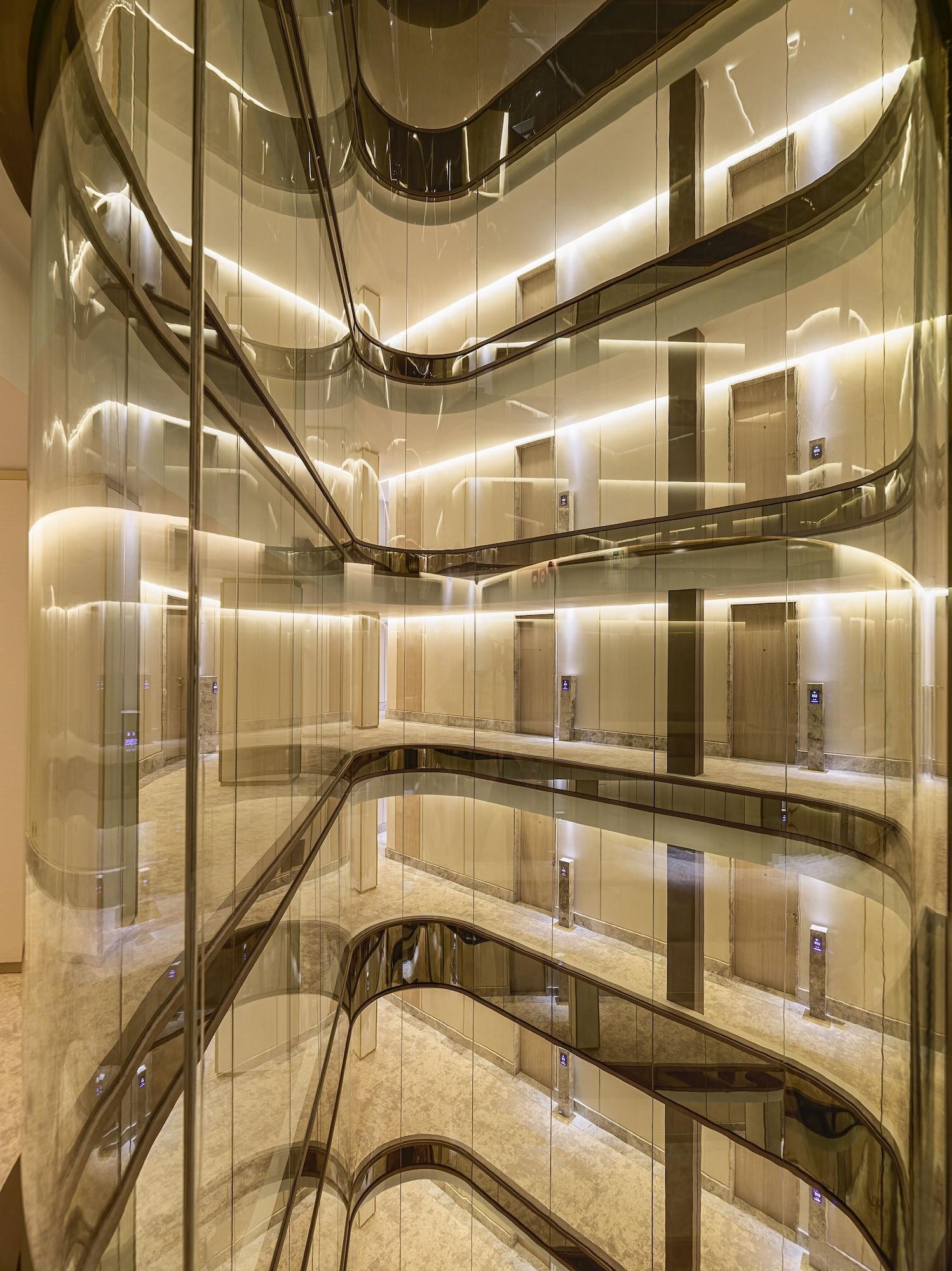 The One Barcelona Gl Hotel Exterior photo The elevators