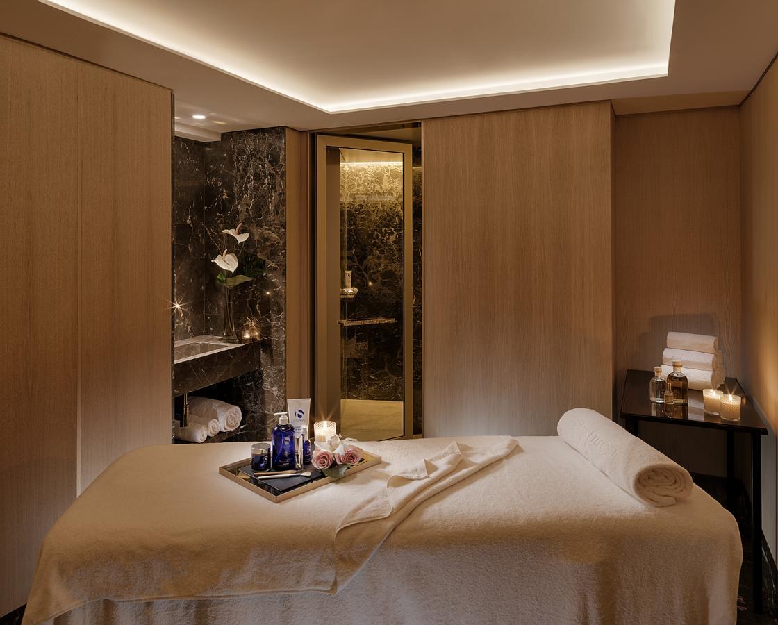 The One Barcelona Gl Hotel Exterior photo Spa treatment room