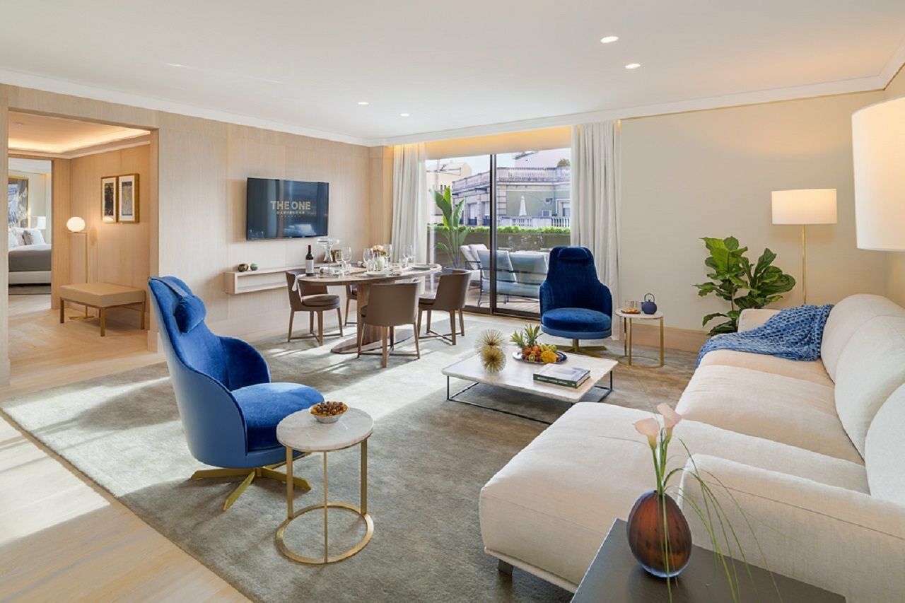 The One Barcelona Gl Hotel Exterior photo A living room at The Ivy Collection